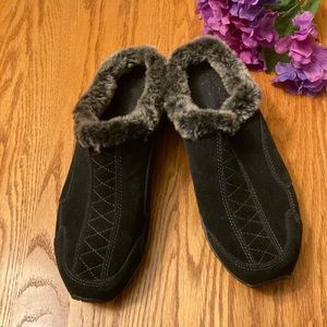 Easy Spirit Black Slip On Slide Mules